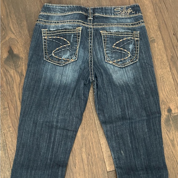 Low rise Silver capris. - Picture 2 of 4